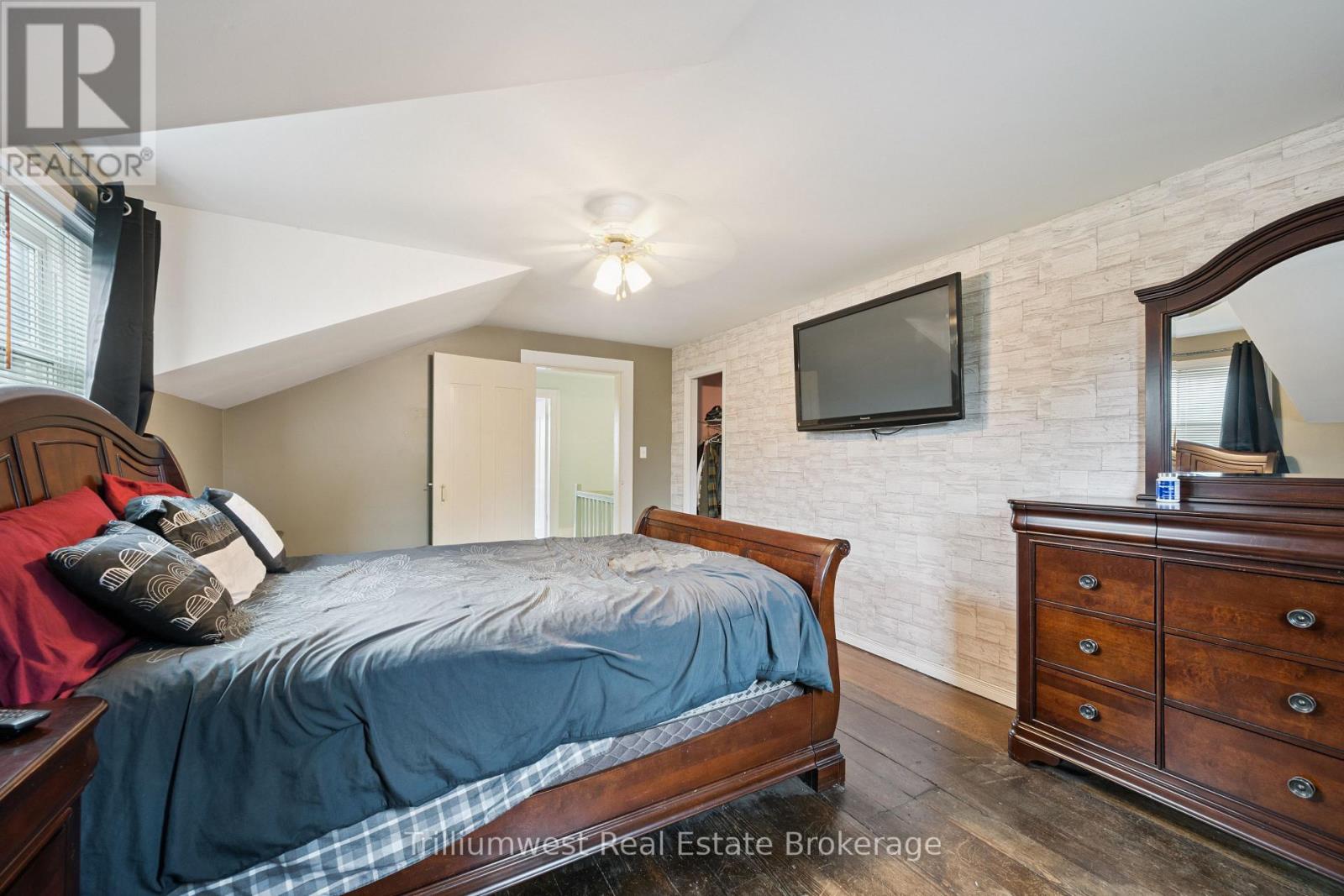 379 Little Lake Road, Norfolk, Ontario  N0J 1P0 - Photo 27 - X12501450