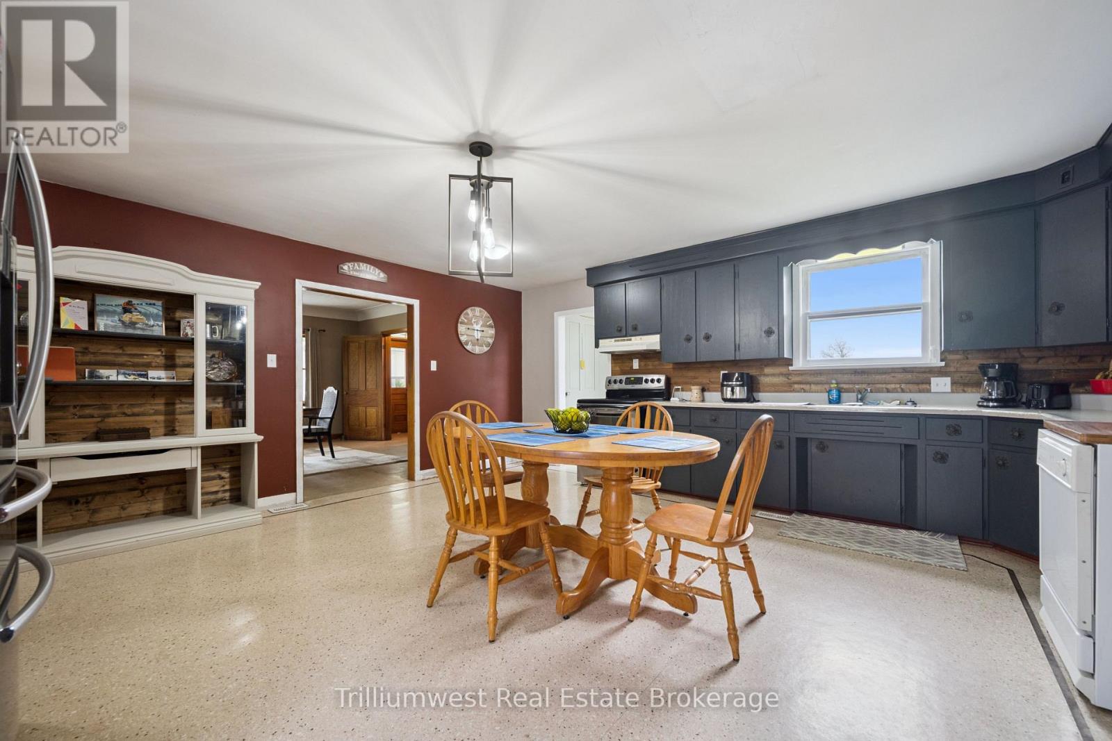 379 Little Lake Road, Norfolk, Ontario  N0J 1P0 - Photo 16 - X12501450