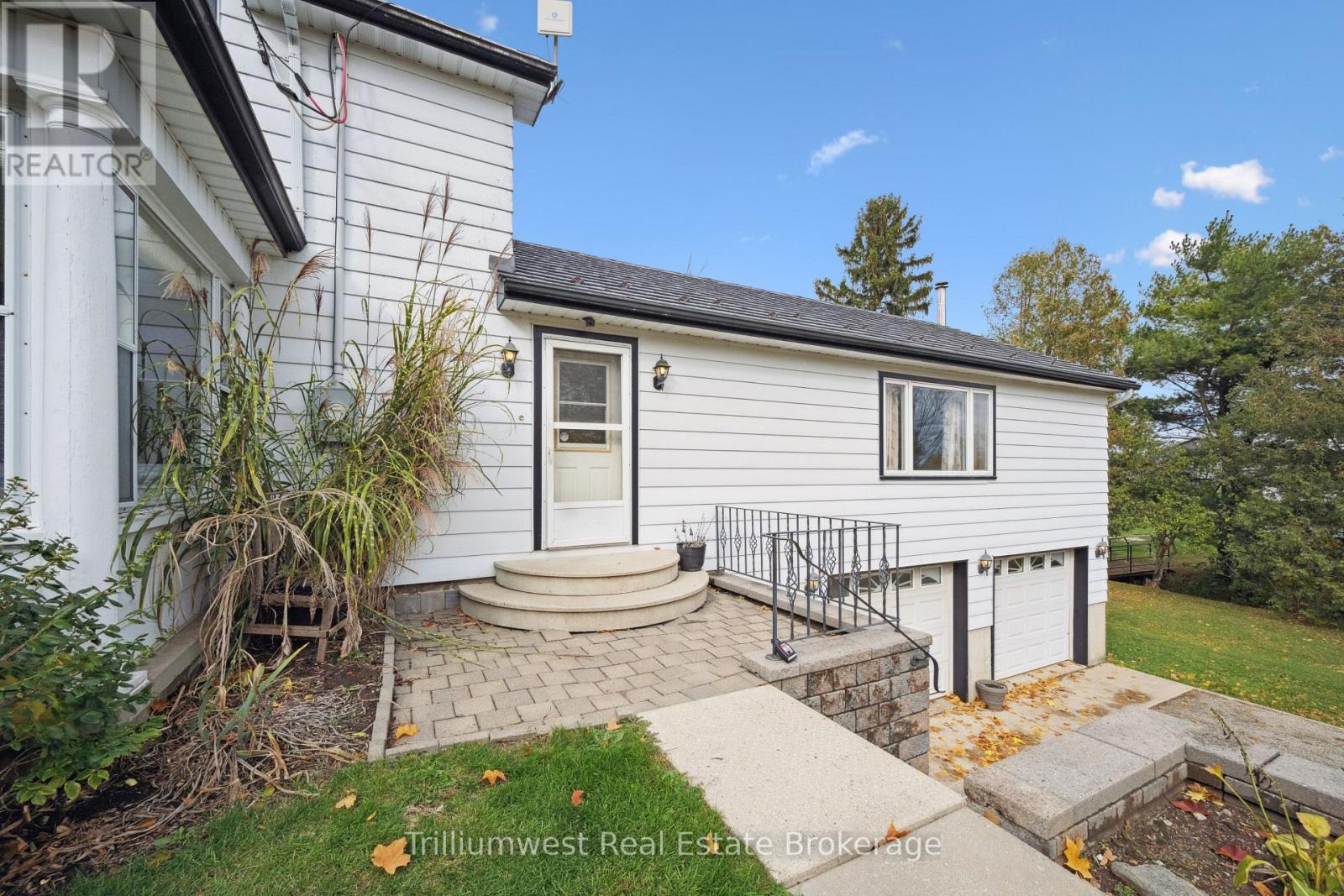 379 Little Lake Road, Norfolk, Ontario  N0J 1P0 - Photo 5 - X12501450