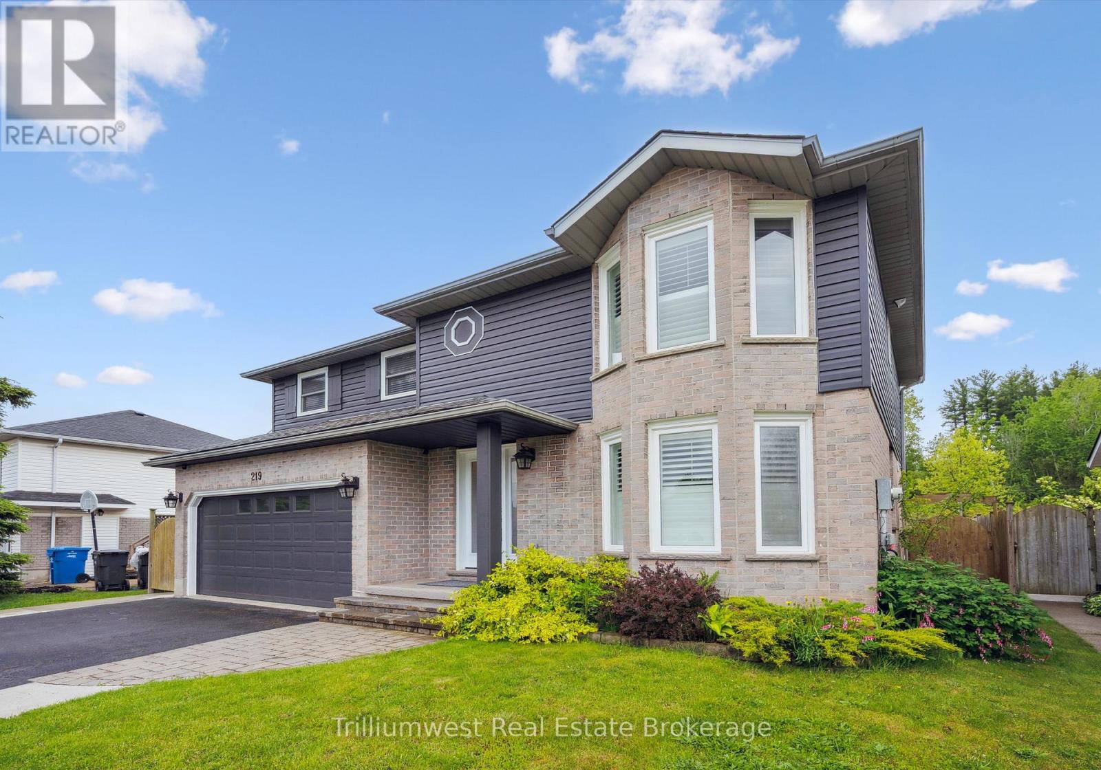 219 Elmira Road S, Guelph, Ontario  N1K 1R1 - Photo 2 - X12615640