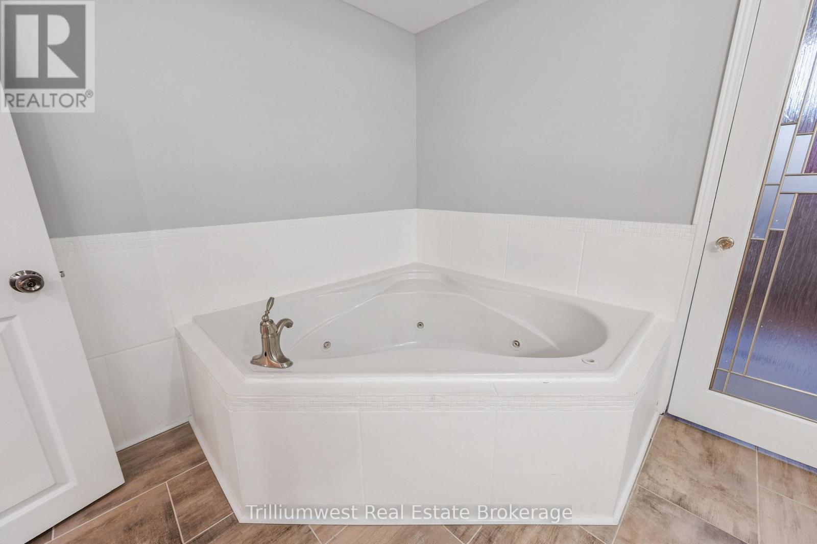 219 Elmira Road S, Guelph, Ontario  N1K 1R1 - Photo 38 - X12615640