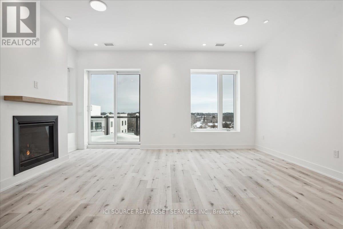 Ph2 - 19b West Street N, Kawartha Lakes, Ontario  K0M 1N0 - Photo 2 - X12640238