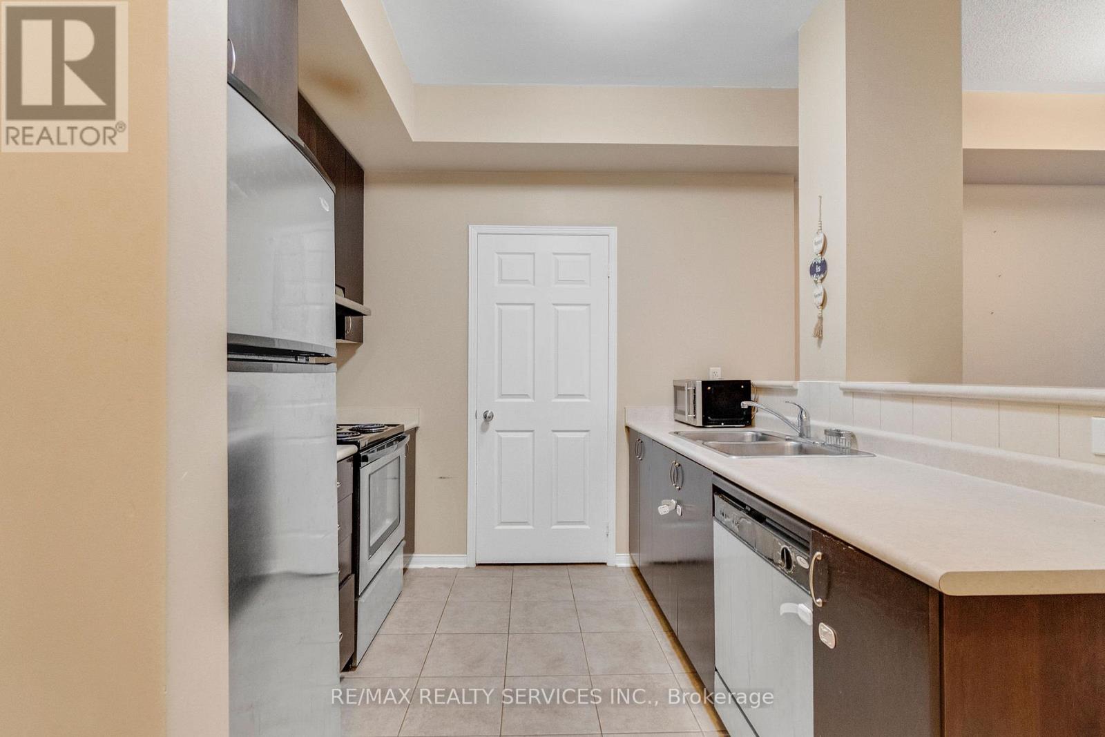 101 - 5150 Winston Churchill Boulevard, Mississauga, Ontario  L5M 0P1 - Photo 9 - W12527214