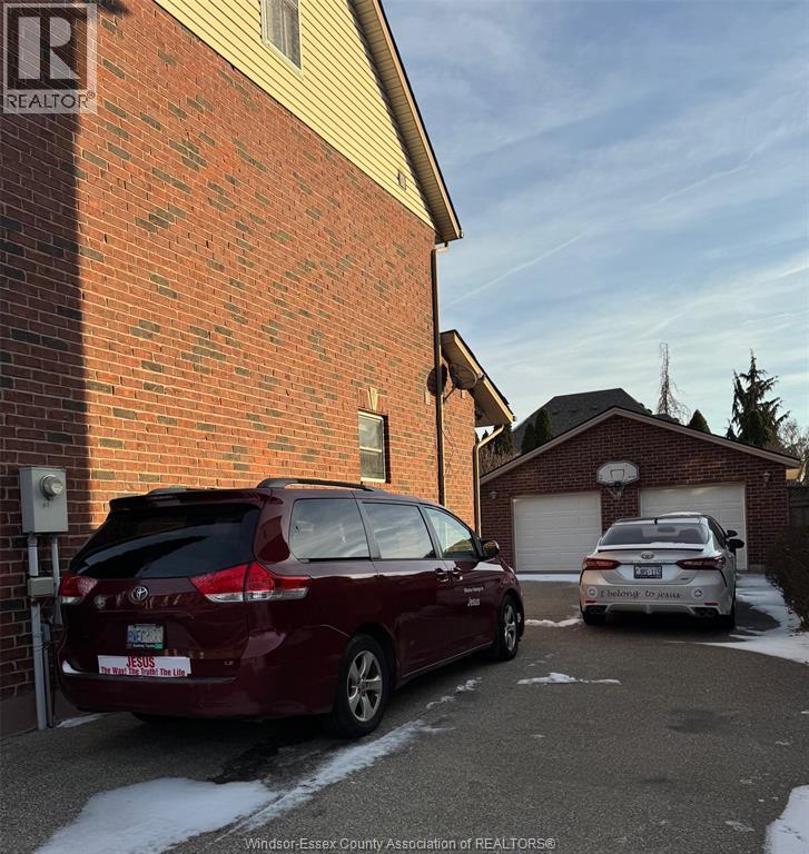 11833 Savanna Street, Windsor, Ontario N8P 1P2 - Photo 3 - 25031808