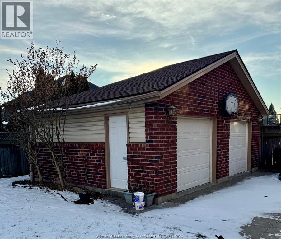 11833 Savanna Street, Windsor, Ontario N8P 1P2 - Photo 6 - 25031808