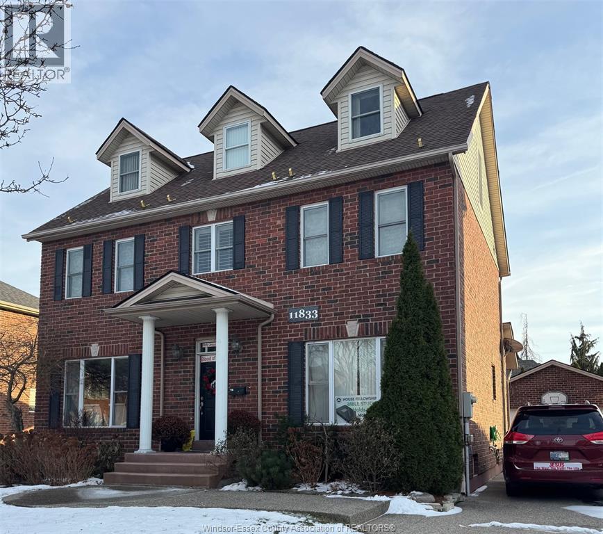 11833 Savanna Street, Windsor, Ontario N8P 1P2 - Photo 2 - 25031808