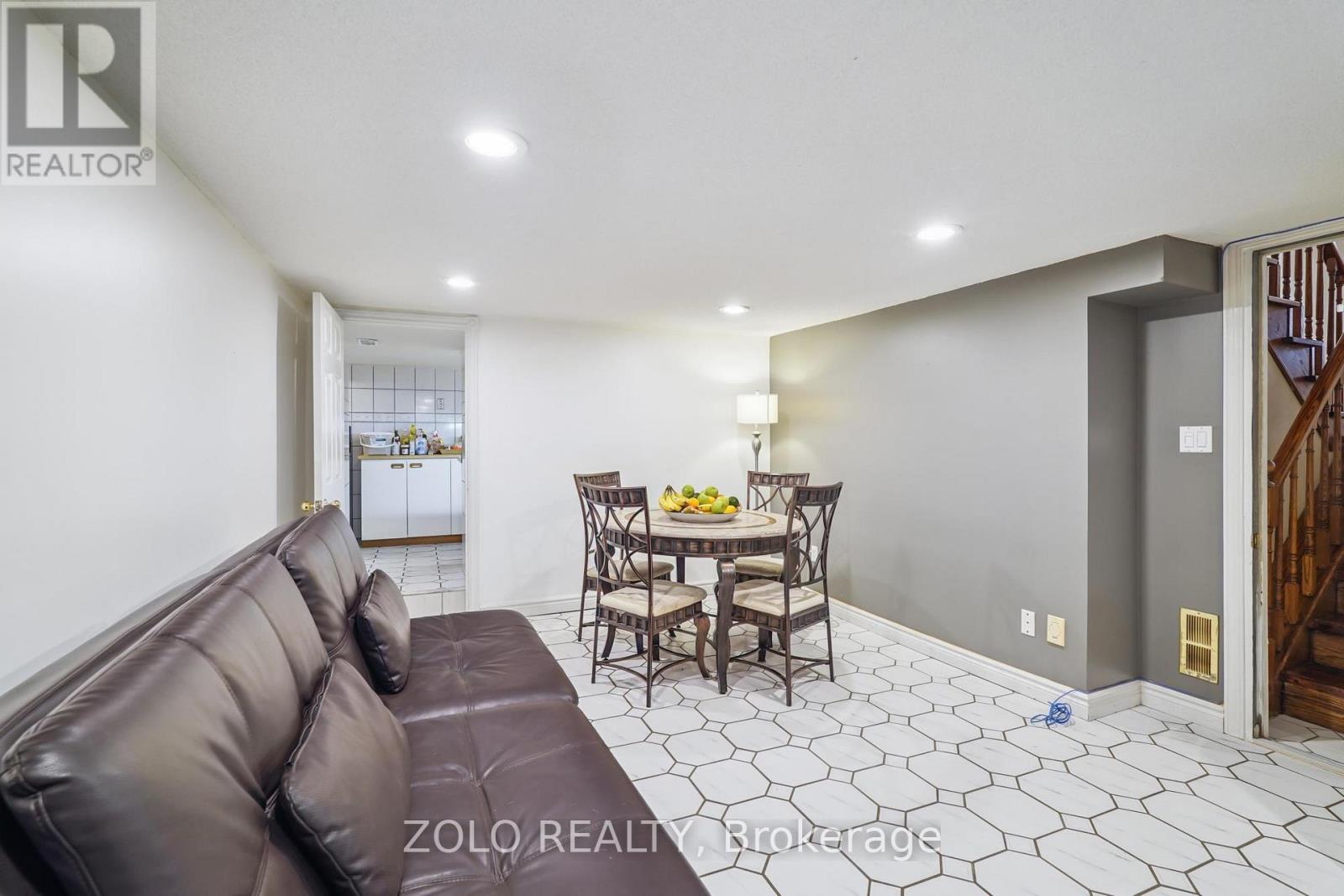 95 Pemberton Road, Richmond Hill, Ontario  L4C 3T6 - Photo 35 - N12461880