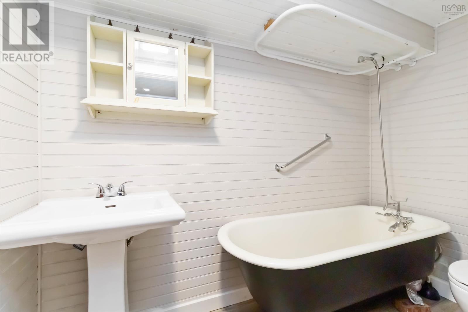 385 Green Street, Lunenburg, Nova Scotia B0J 2C0 - Photo 33 - 202520096