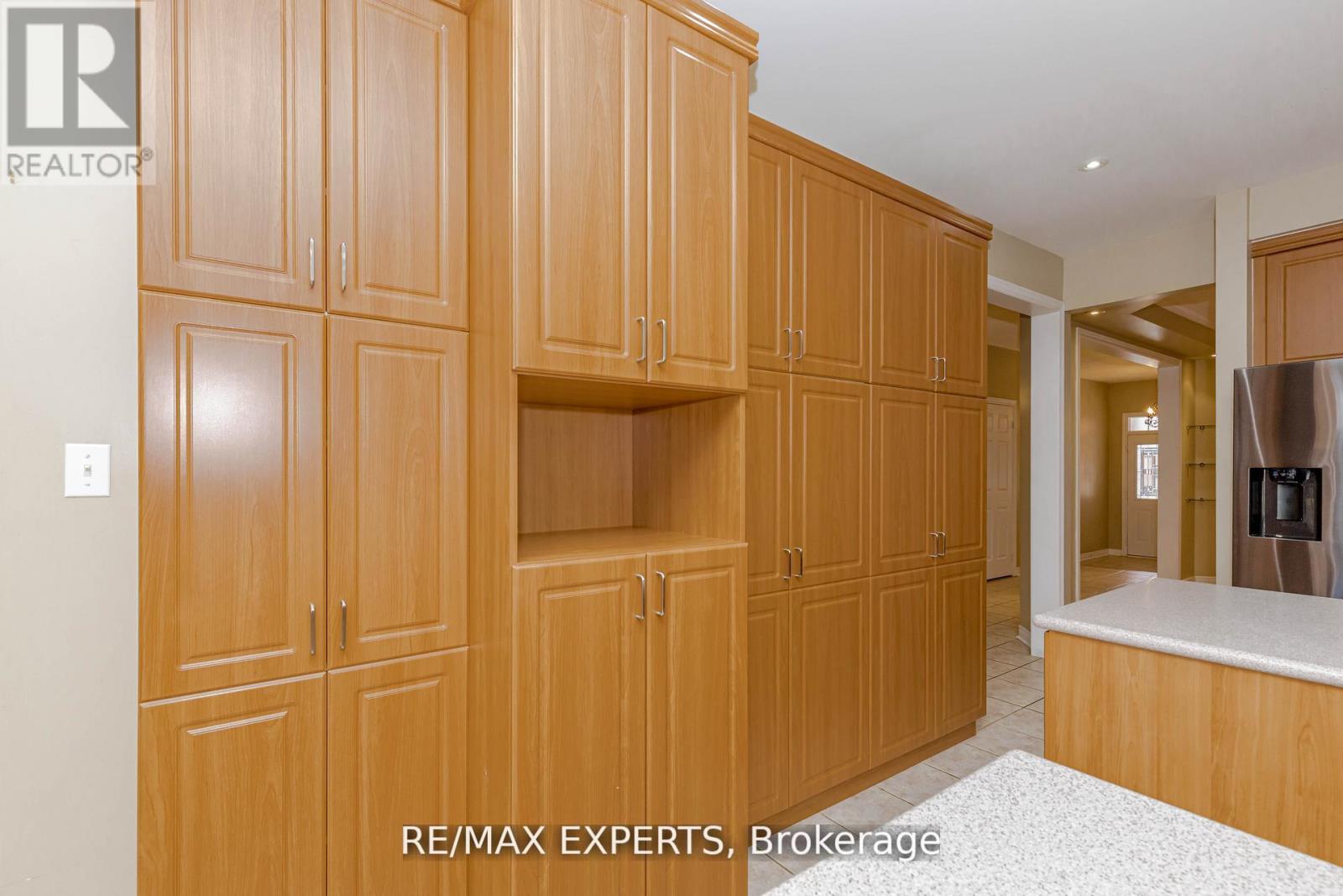 150 Saint Nicholas Crescent, Vaughan, Ontario  L4H 3E6 - Photo 13 - N12640284