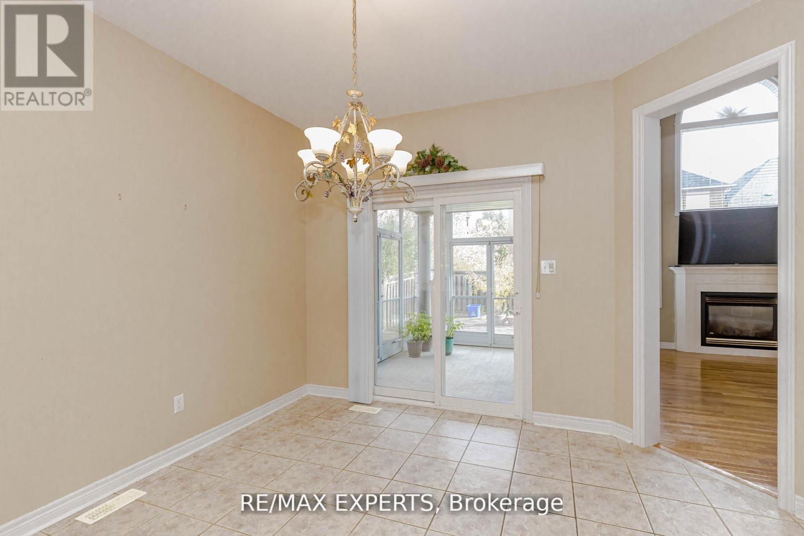 150 Saint Nicholas Crescent, Vaughan, Ontario  L4H 3E6 - Photo 15 - N12640284