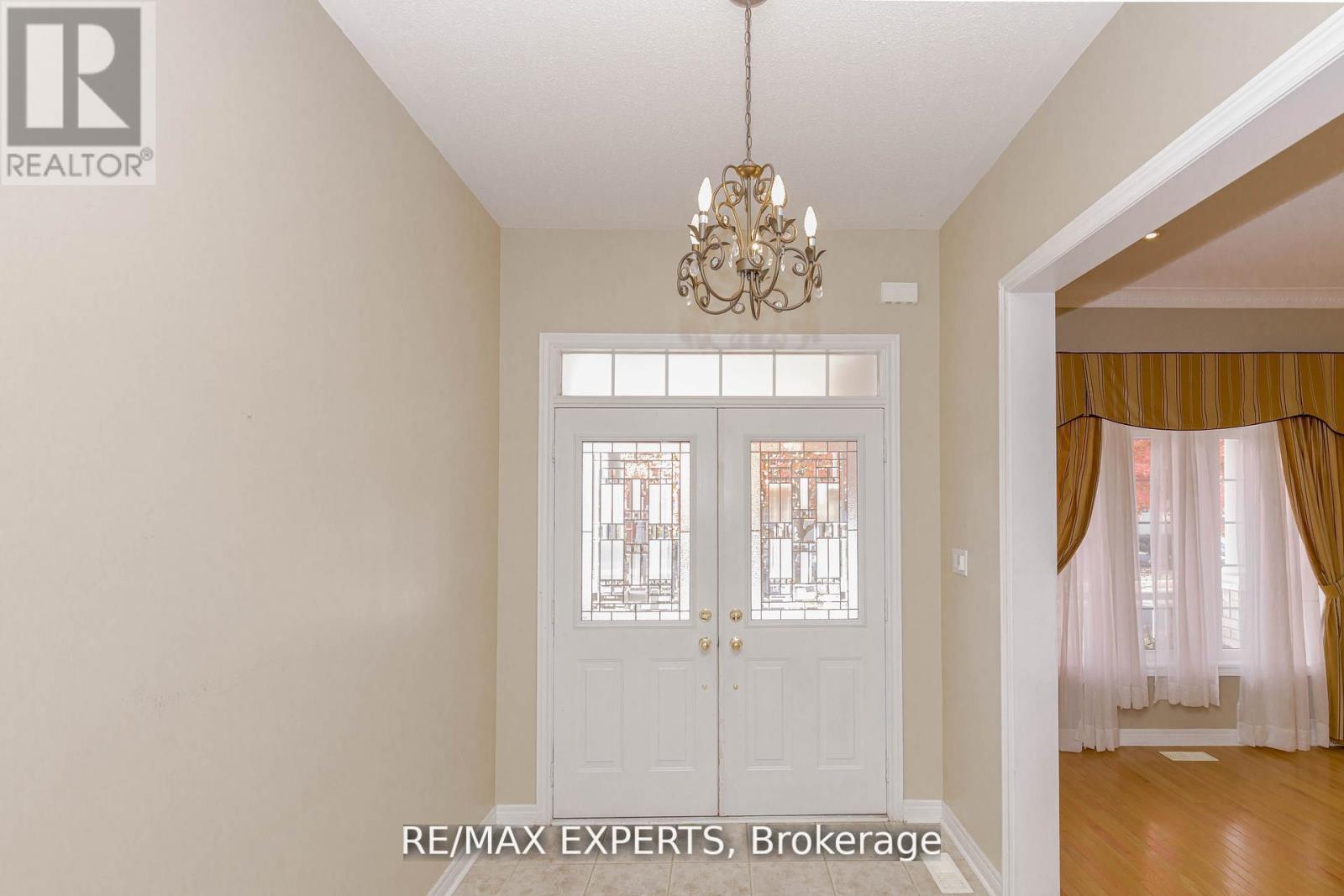 150 Saint Nicholas Crescent, Vaughan, Ontario  L4H 3E6 - Photo 5 - N12640284