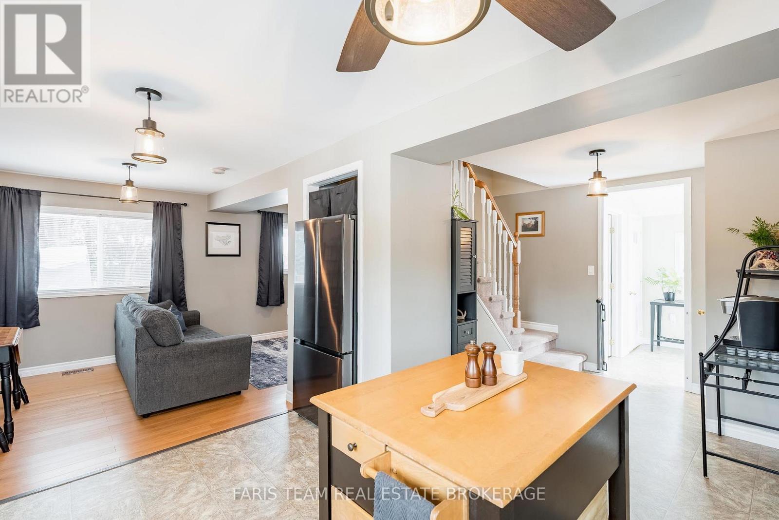 109 Ellen Street, Tay (Victoria Harbour), Ontario  L0K 2A0 - Photo 10 - S12640278