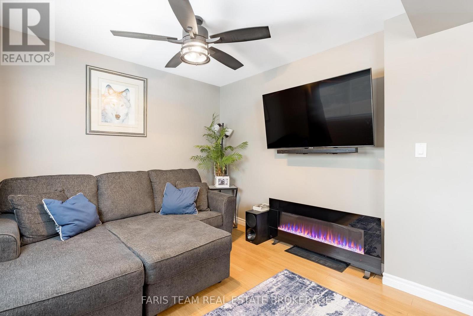 109 Ellen Street, Tay (Victoria Harbour), Ontario  L0K 2A0 - Photo 12 - S12640278