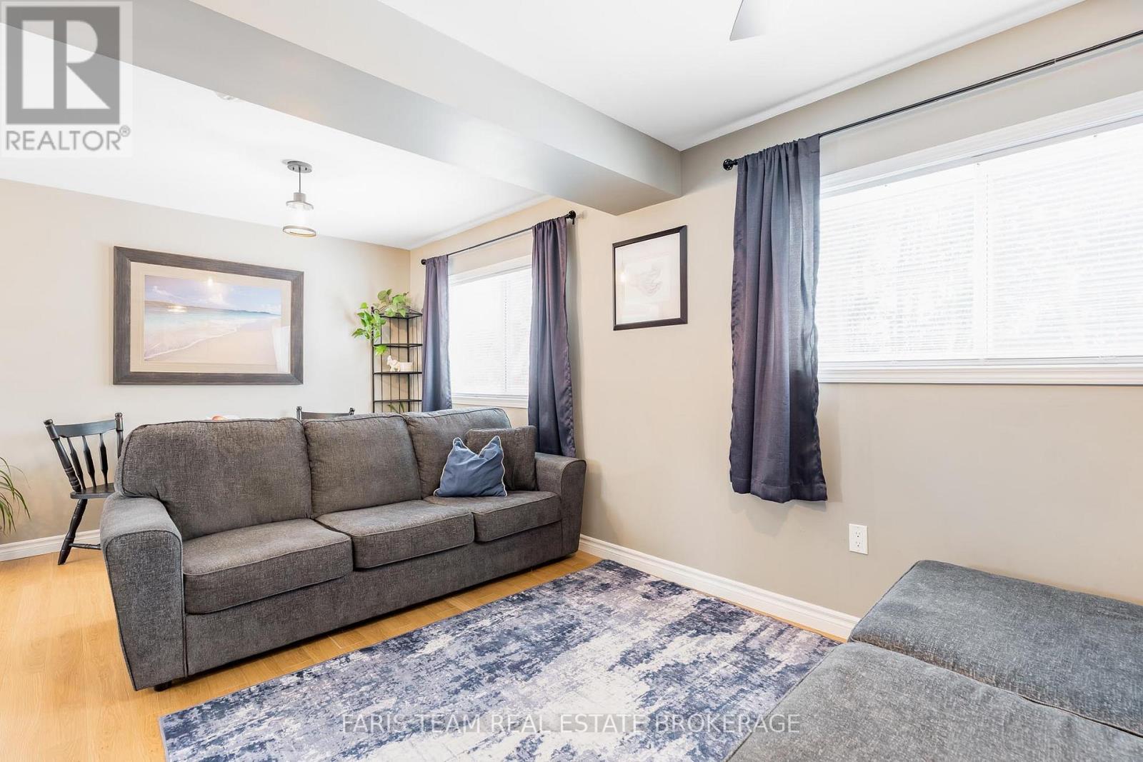 109 Ellen Street, Tay (Victoria Harbour), Ontario  L0K 2A0 - Photo 13 - S12640278