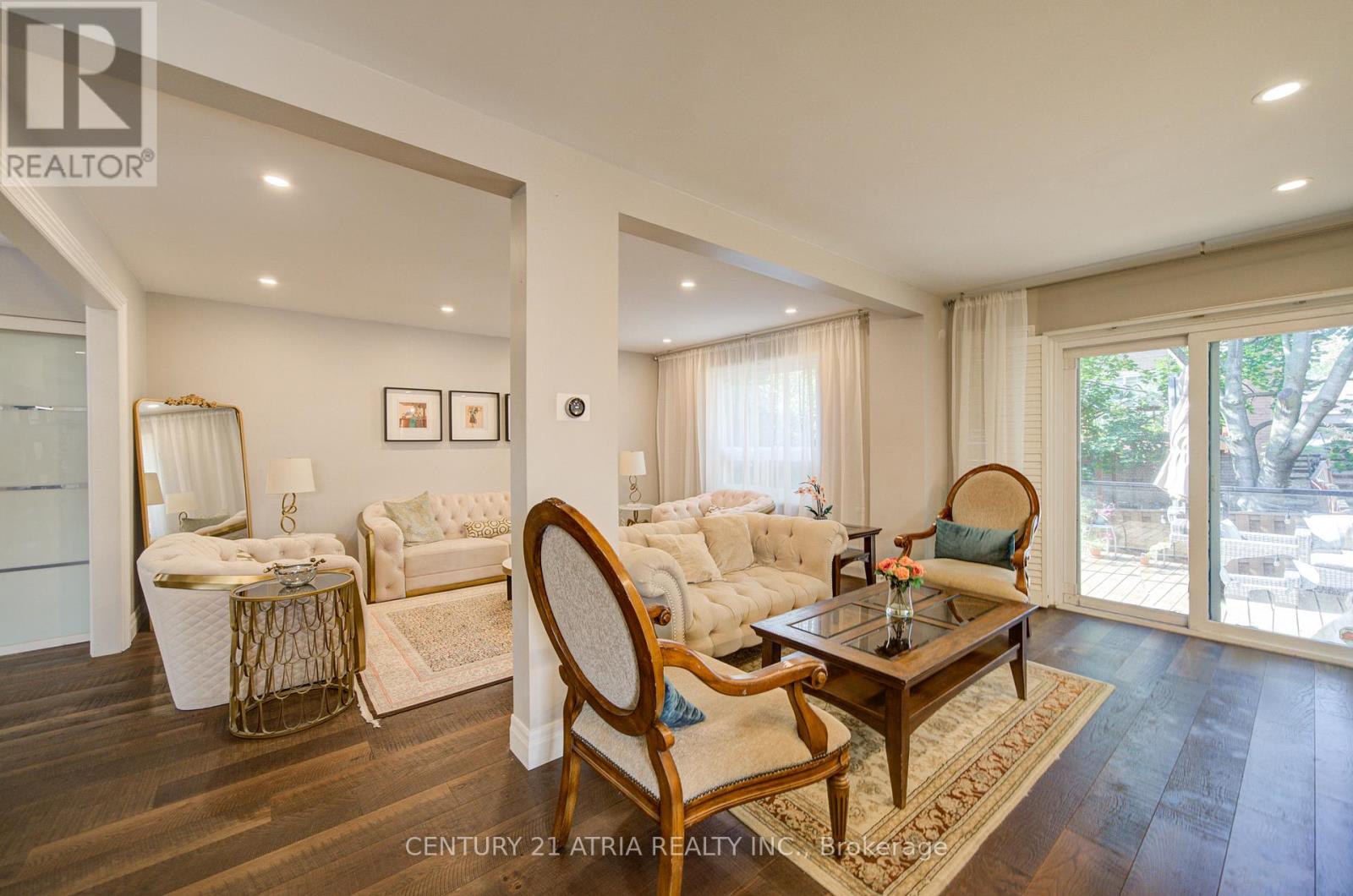 18 Park Lane Circle, Richmond Hill, Ontario  L4C 6S8 - Photo 10 - N12638054