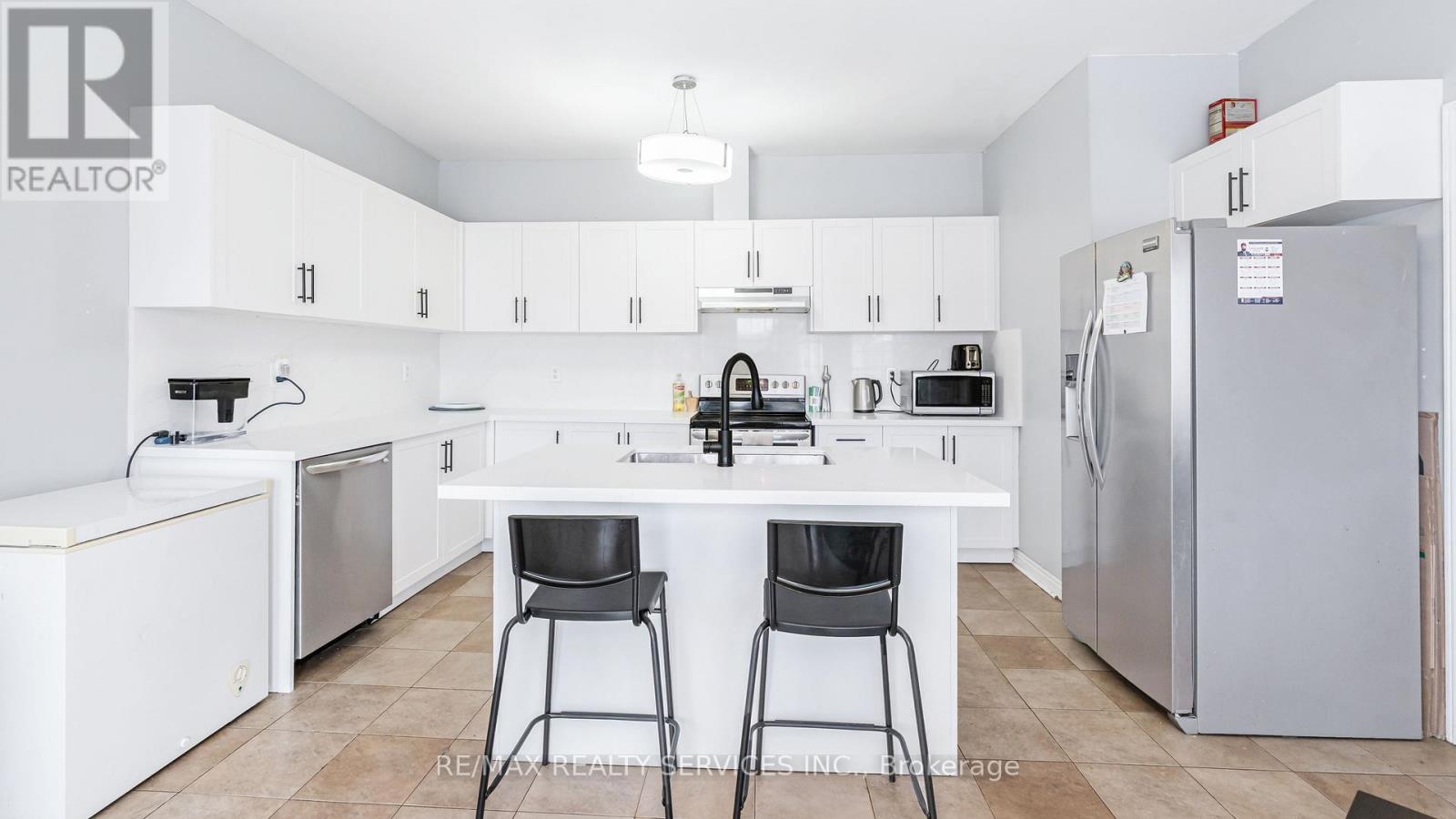 28 Atira Avenue, Brampton, Ontario  L7A 3V1 - Photo 10 - W12614988