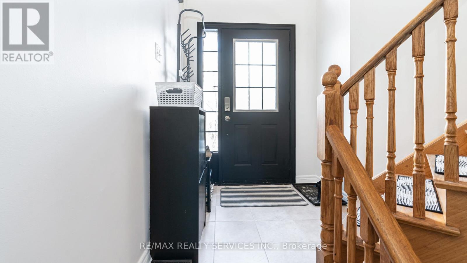 28 Atira Avenue, Brampton, Ontario  L7A 3V1 - Photo 5 - W12614988