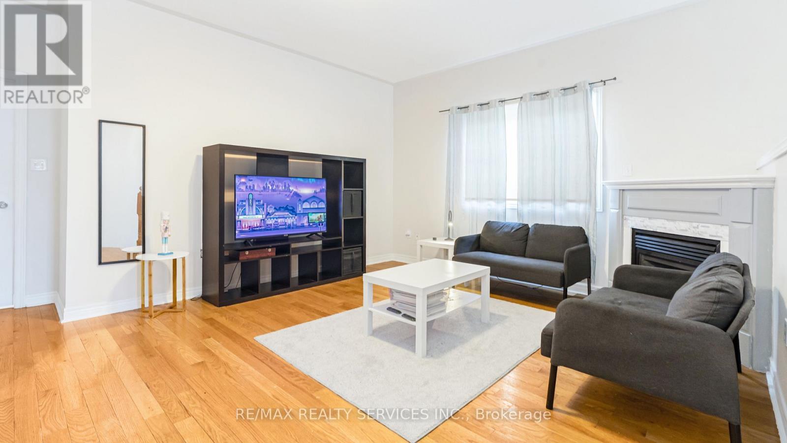 28 Atira Avenue, Brampton, Ontario  L7A 3V1 - Photo 7 - W12614988