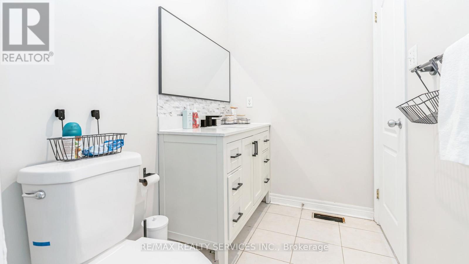 28 Atira Avenue, Brampton, Ontario  L7A 3V1 - Photo 17 - W12614988