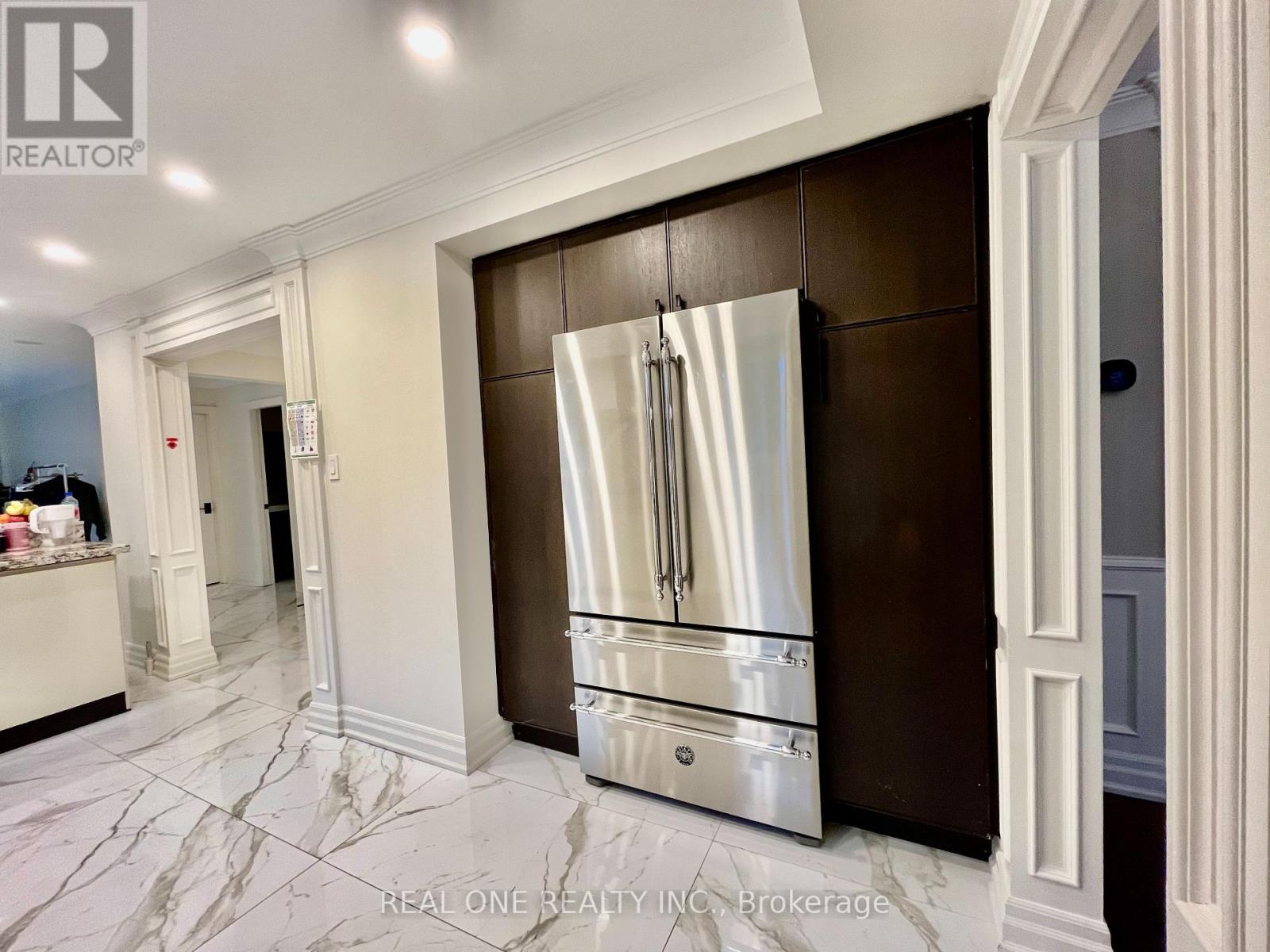 271 Lawson Street, Oakville (Oo Old Oakville), Ontario  L6J 5R7 - Photo 7 - W12640280