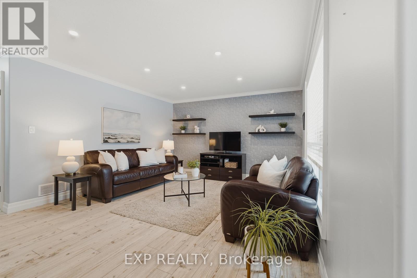 172 Porchlight Drive, Woolwich, Ontario  N3B 0A3 - Photo 5 - X12640266