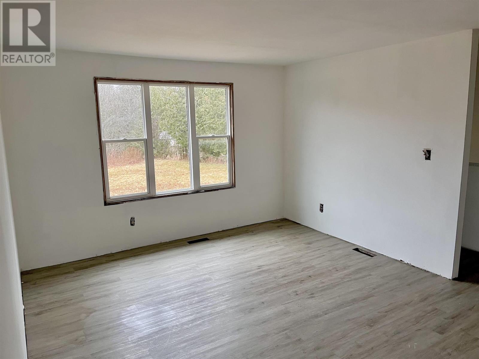 11 Superior St, Batchawana, Ontario P0S 1A0 - Photo 7 - SM253328