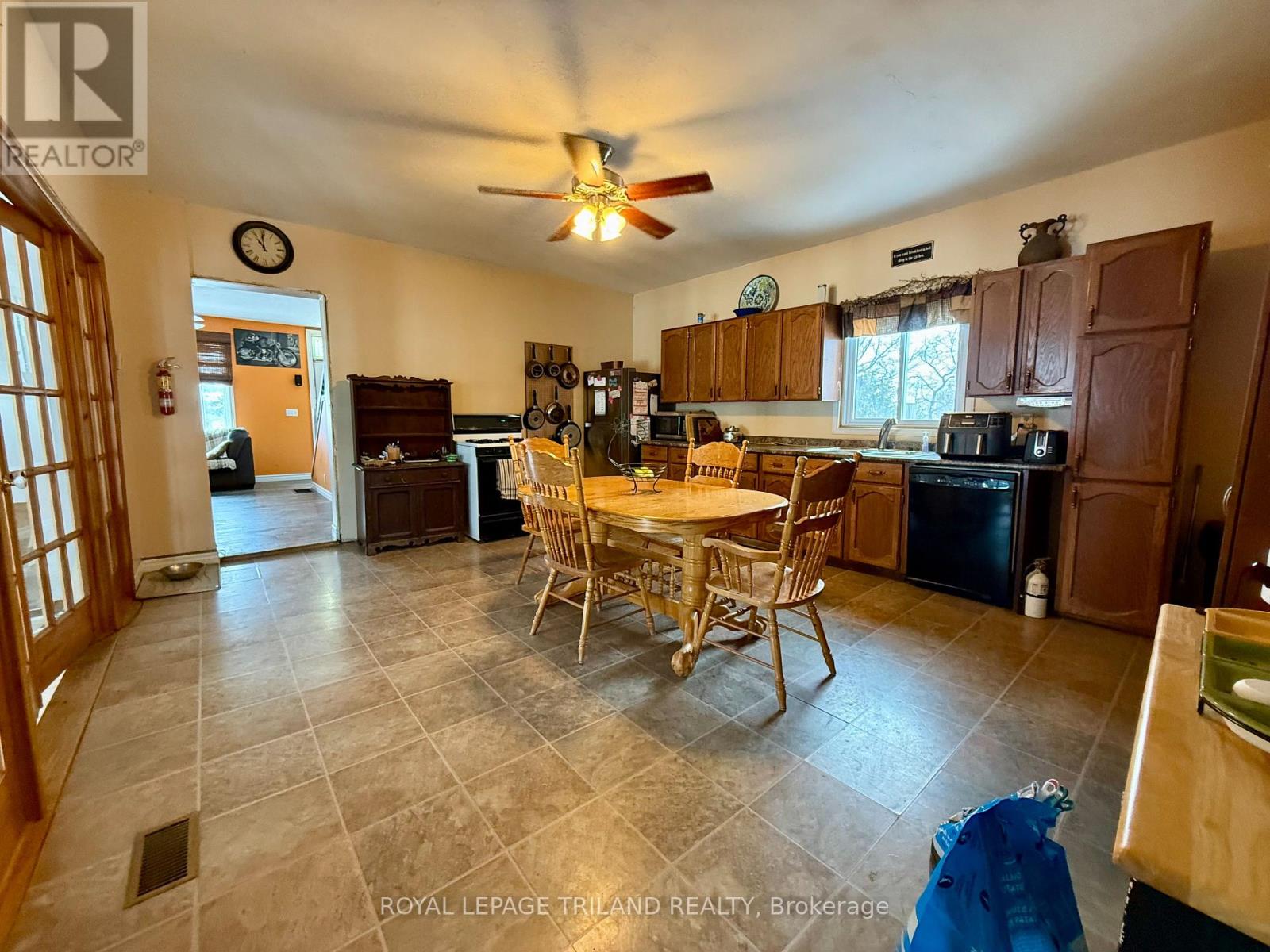 29800 Centre Road, Adelaide Metcalfe, Ontario  N7G 3H7 - Photo 12 - X12640326