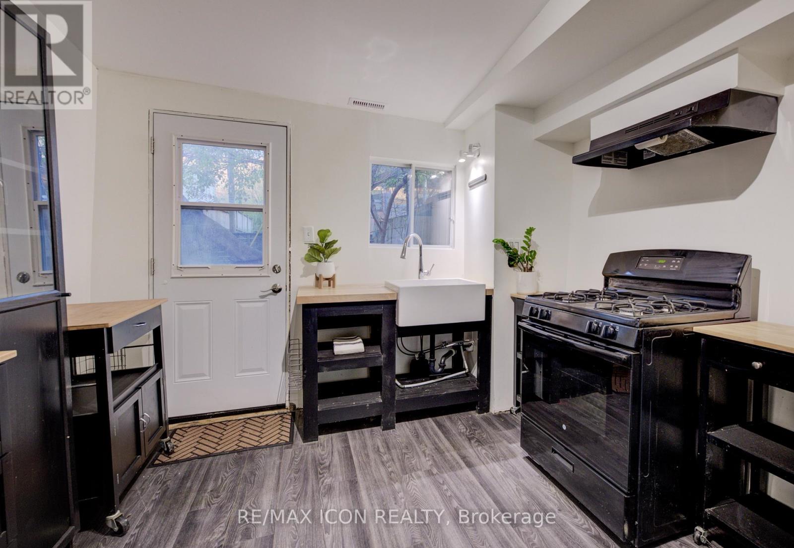 898 Eastern Avenue, Toronto, Ontario  M4L 1A4 - Photo 13 - E12551998