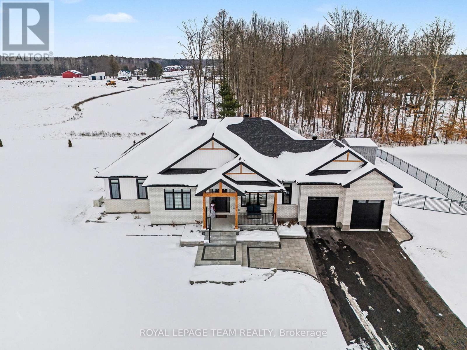 1685 Trizisky Street, North Dundas, Ontario  K0E 1S0 - Photo 2 - X12640308