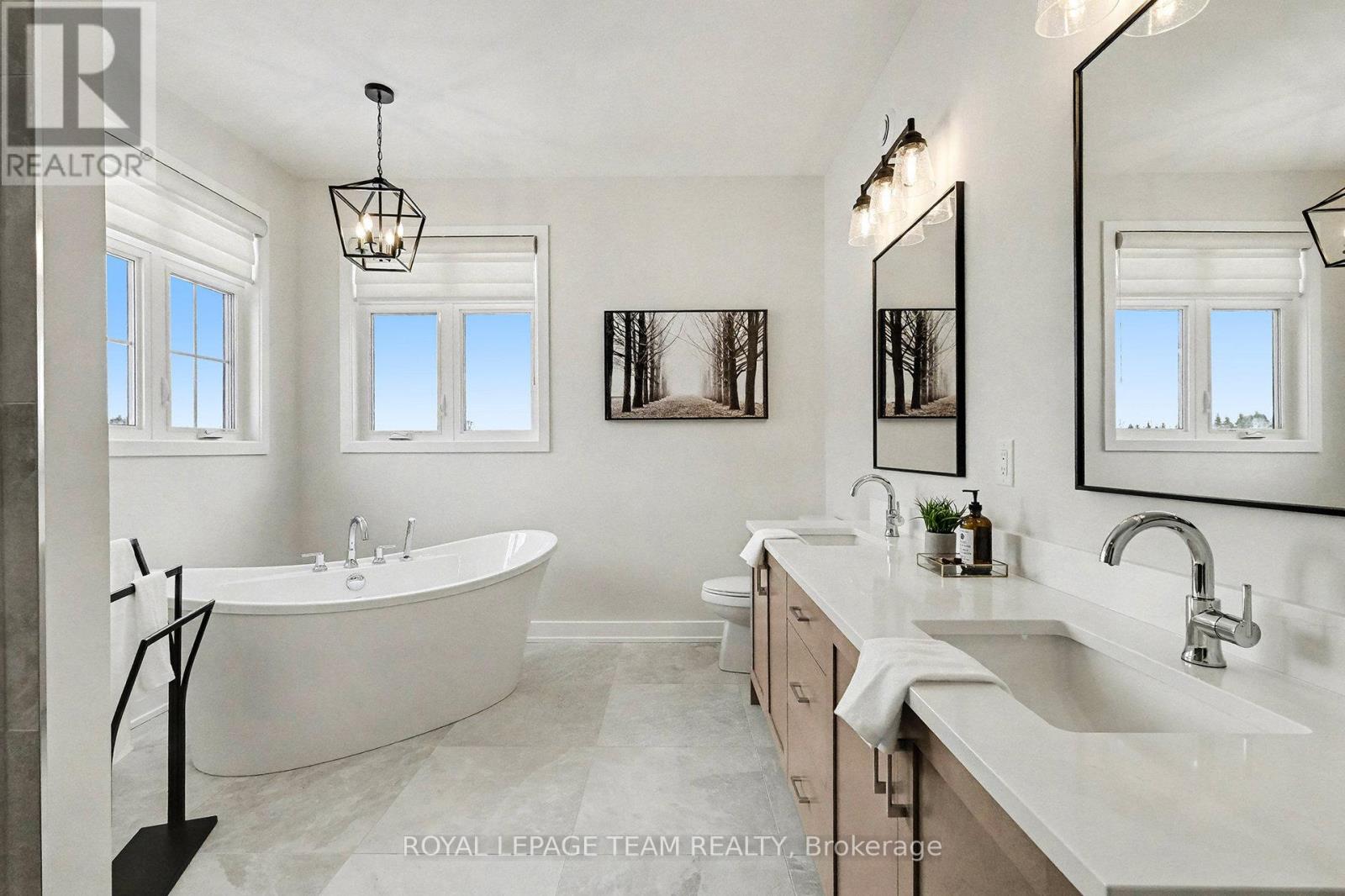 1685 Trizisky Street, North Dundas, Ontario  K0E 1S0 - Photo 25 - X12640308