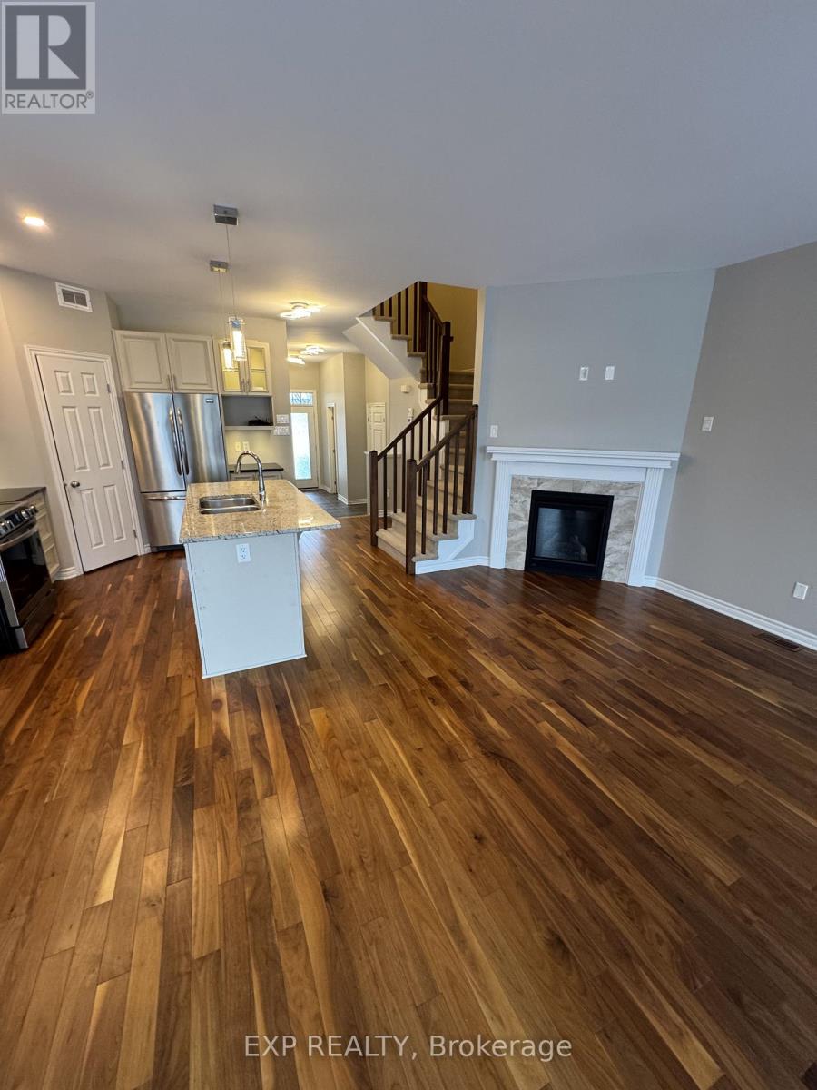 231 Brambling Way, Ottawa, Ontario  K2J 0E4 - Photo 5 - X12640344