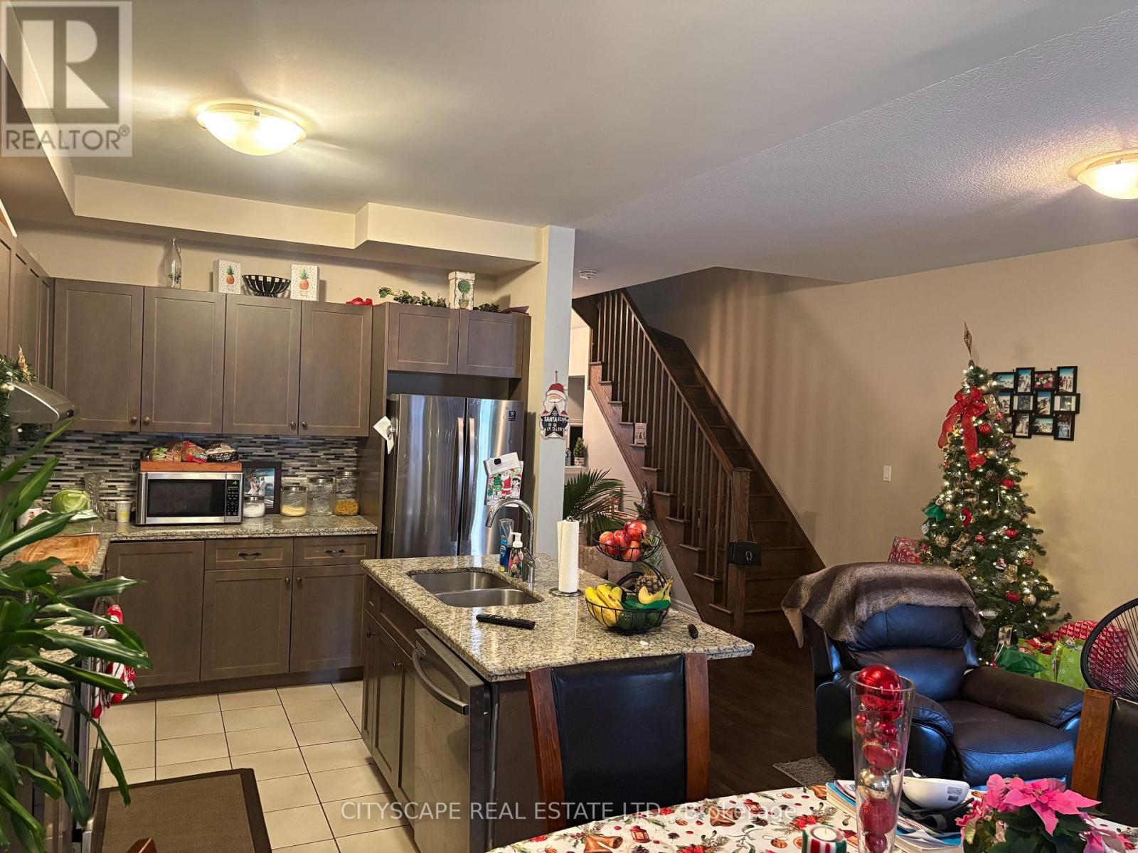 87 Sonoma Valley Crescent E, Hamilton, Ontario  L9B 0J3 - Photo 4 - X12630848