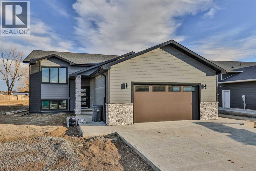 329 9 Street N, Picture Butte, Alberta