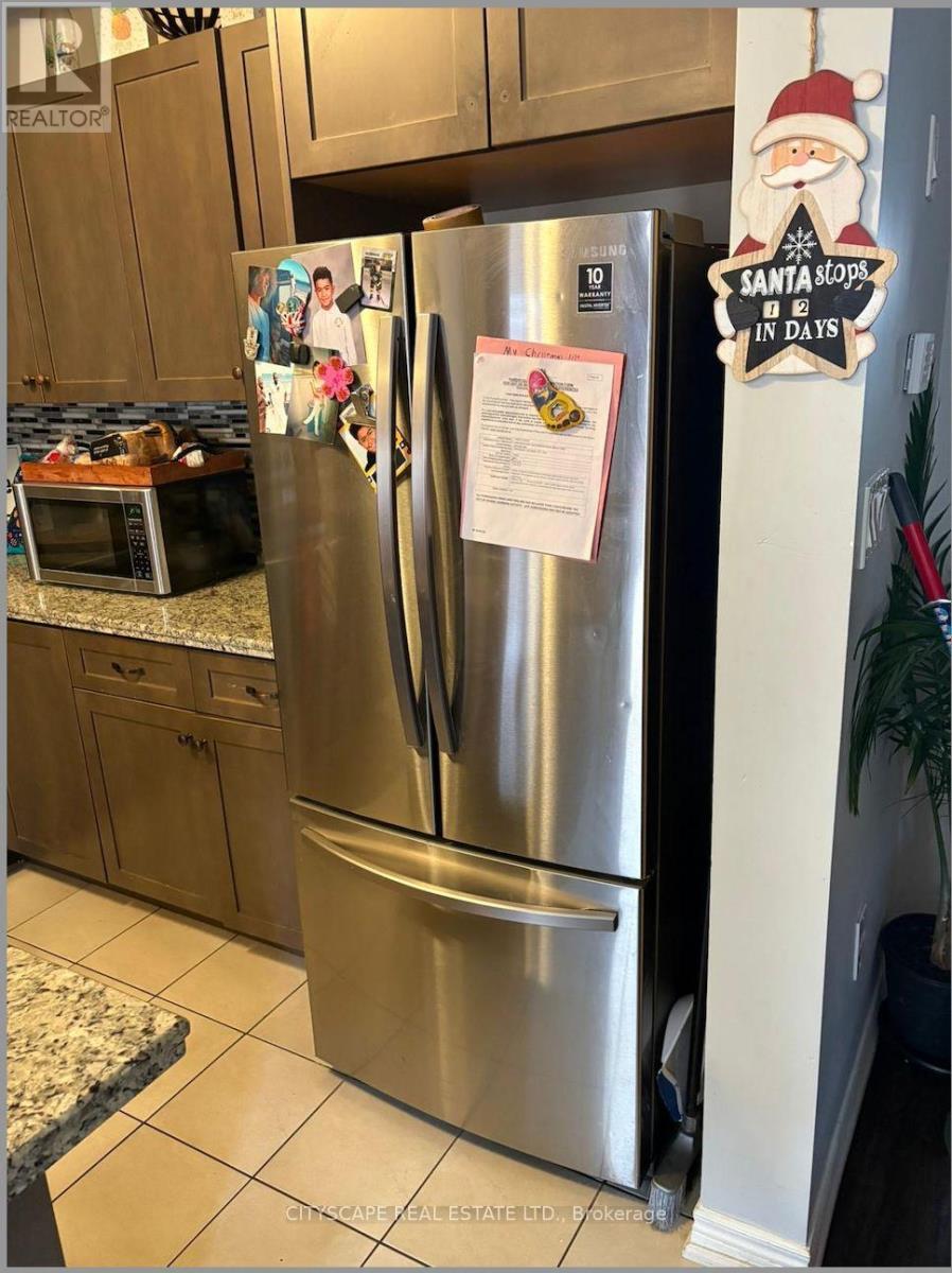 87 Sonoma Valley Crescent E, Hamilton, Ontario  L9B 0J3 - Photo 5 - X12630848