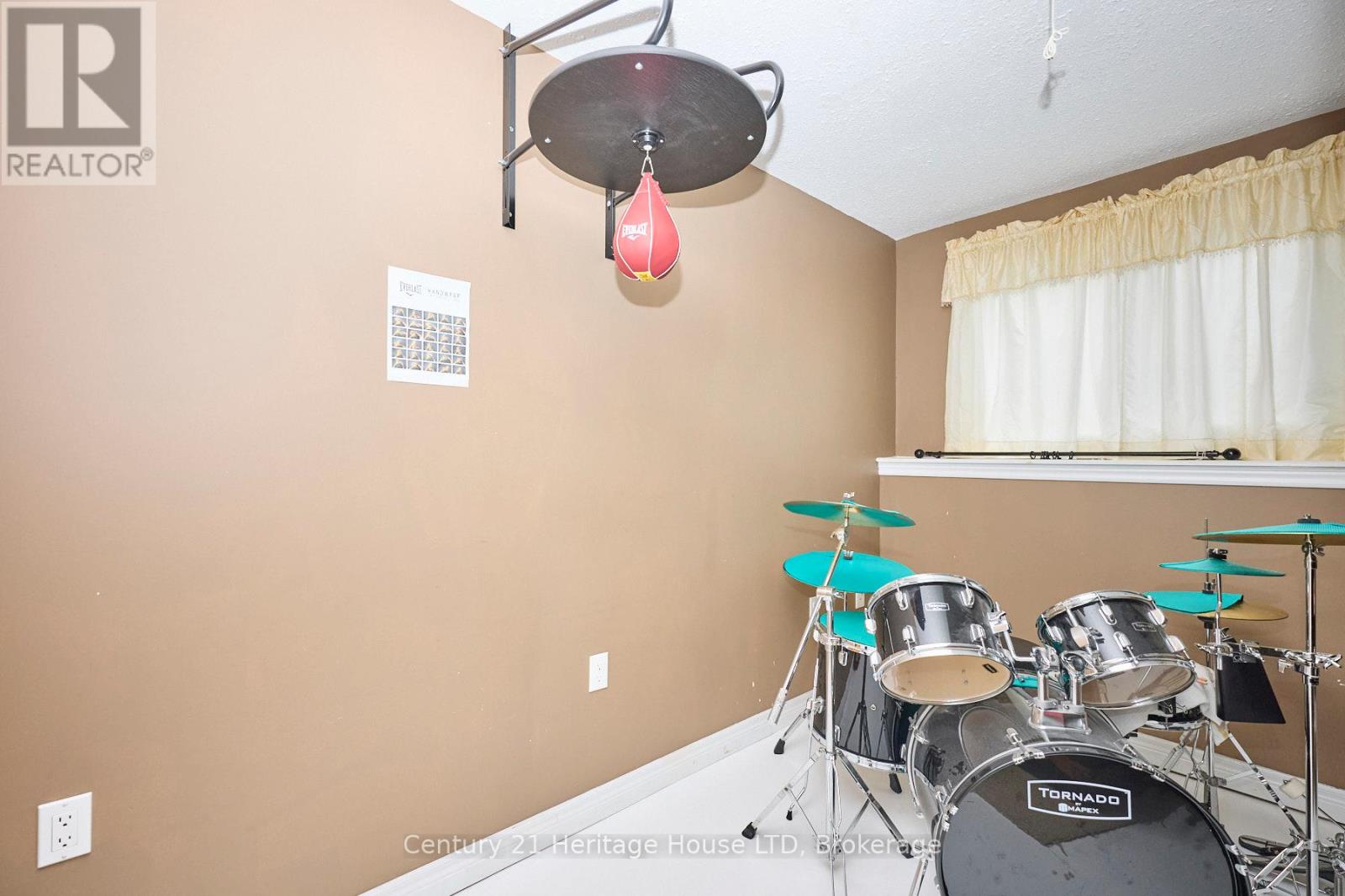 665 Grandview Road, Fort Erie, Ontario  L2A 4V4 - Photo 24 - X12249273