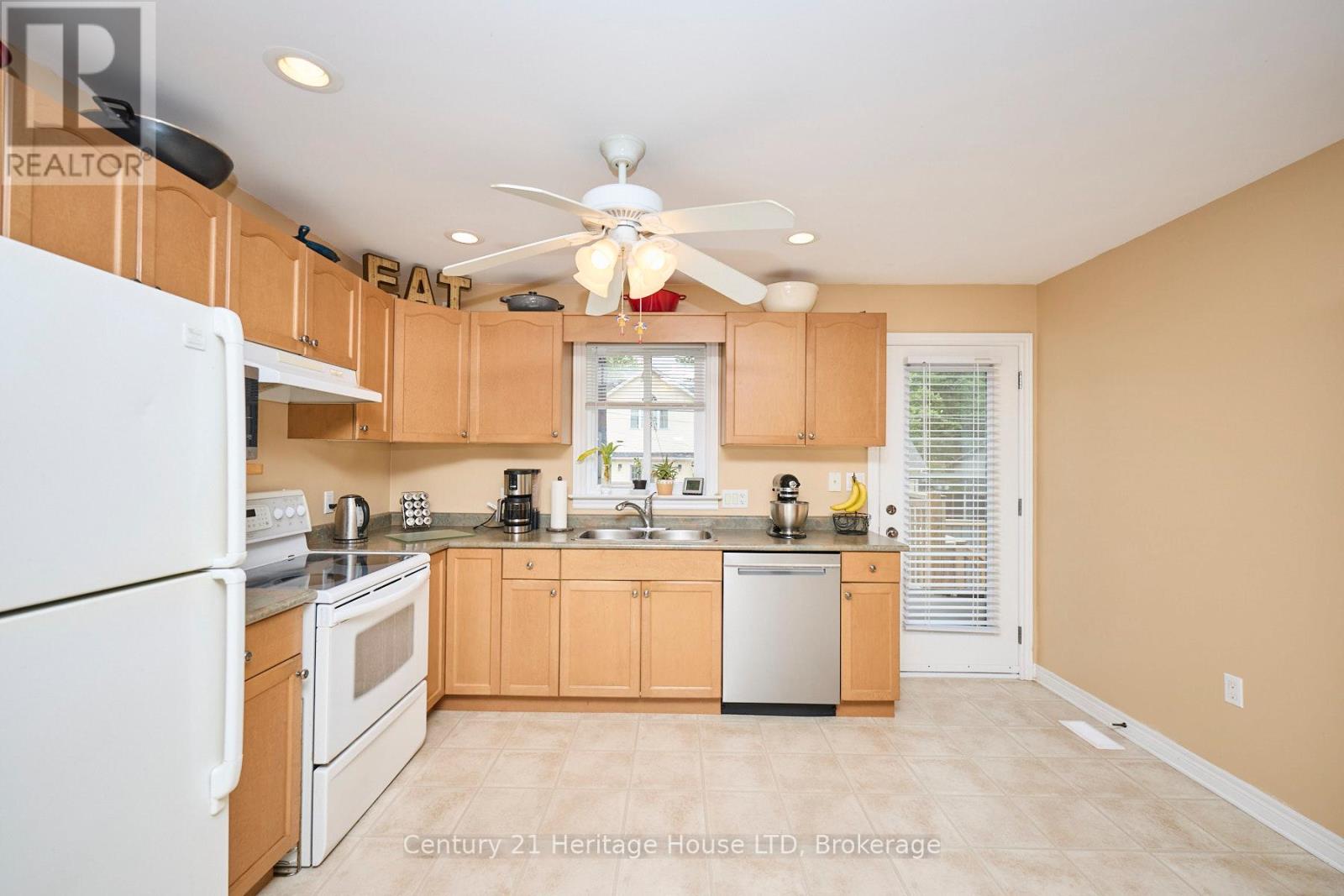 665 Grandview Road, Fort Erie, Ontario  L2A 4V4 - Photo 5 - X12249273