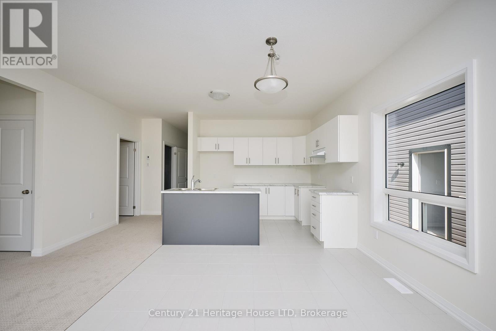 407 Louisa Street, Fort Erie, Ontario  L2A 6T6 - Photo 9 - X12450290