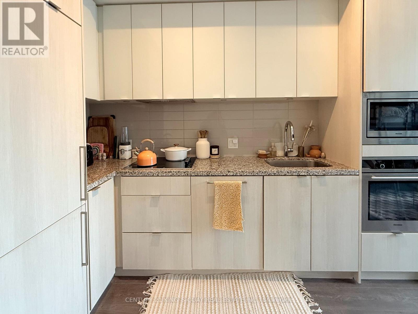 5007 - 115 Blue Jay Way, Toronto, Ontario  M5V 0N4 - Photo 5 - C12640350