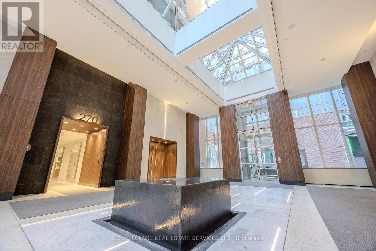 210 - 270 Wellington Street W, Toronto, Ontario  M5V 3P5 - Photo 2 - C12640378