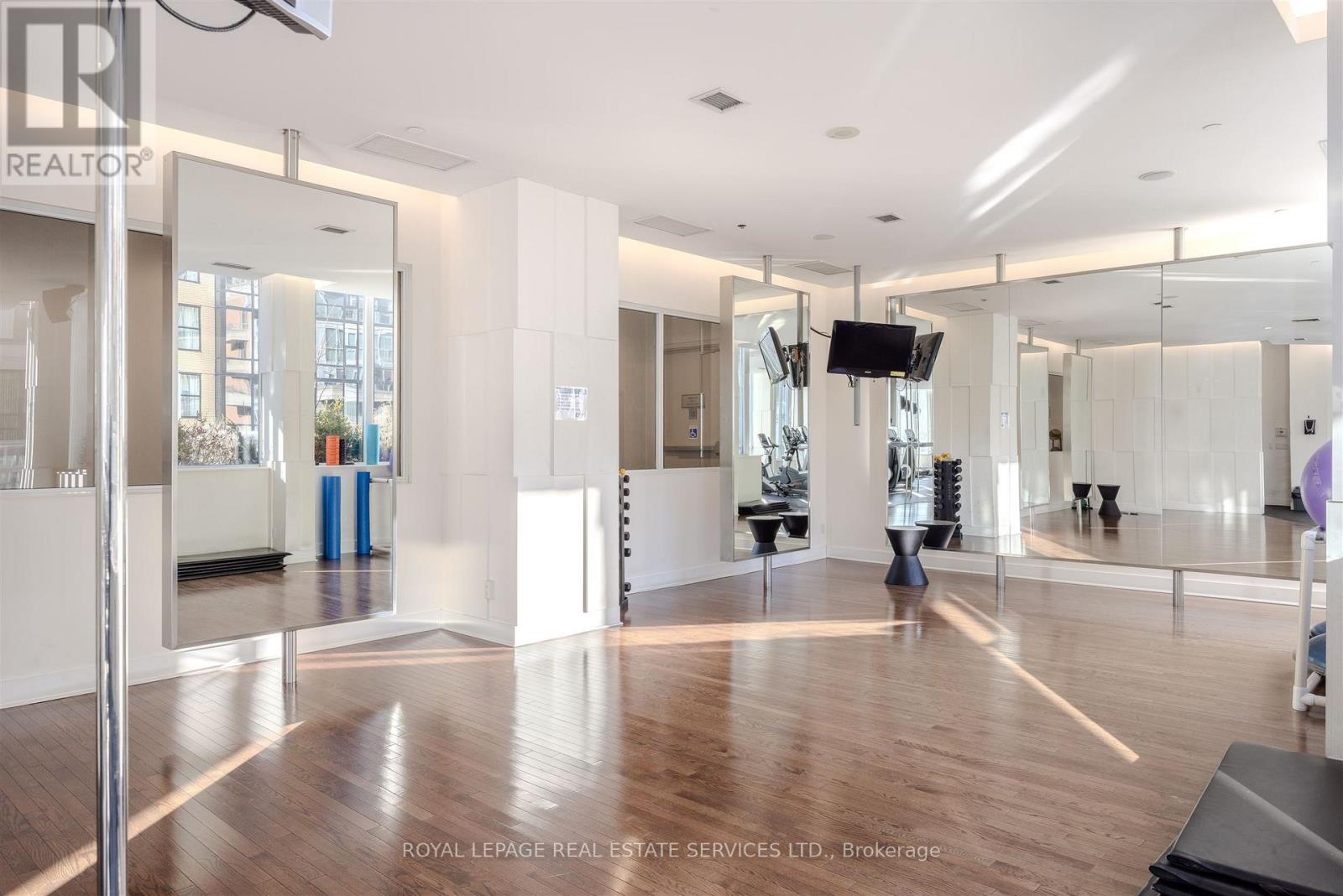 210 - 270 Wellington Street W, Toronto, Ontario  M5V 3P5 - Photo 21 - C12640378