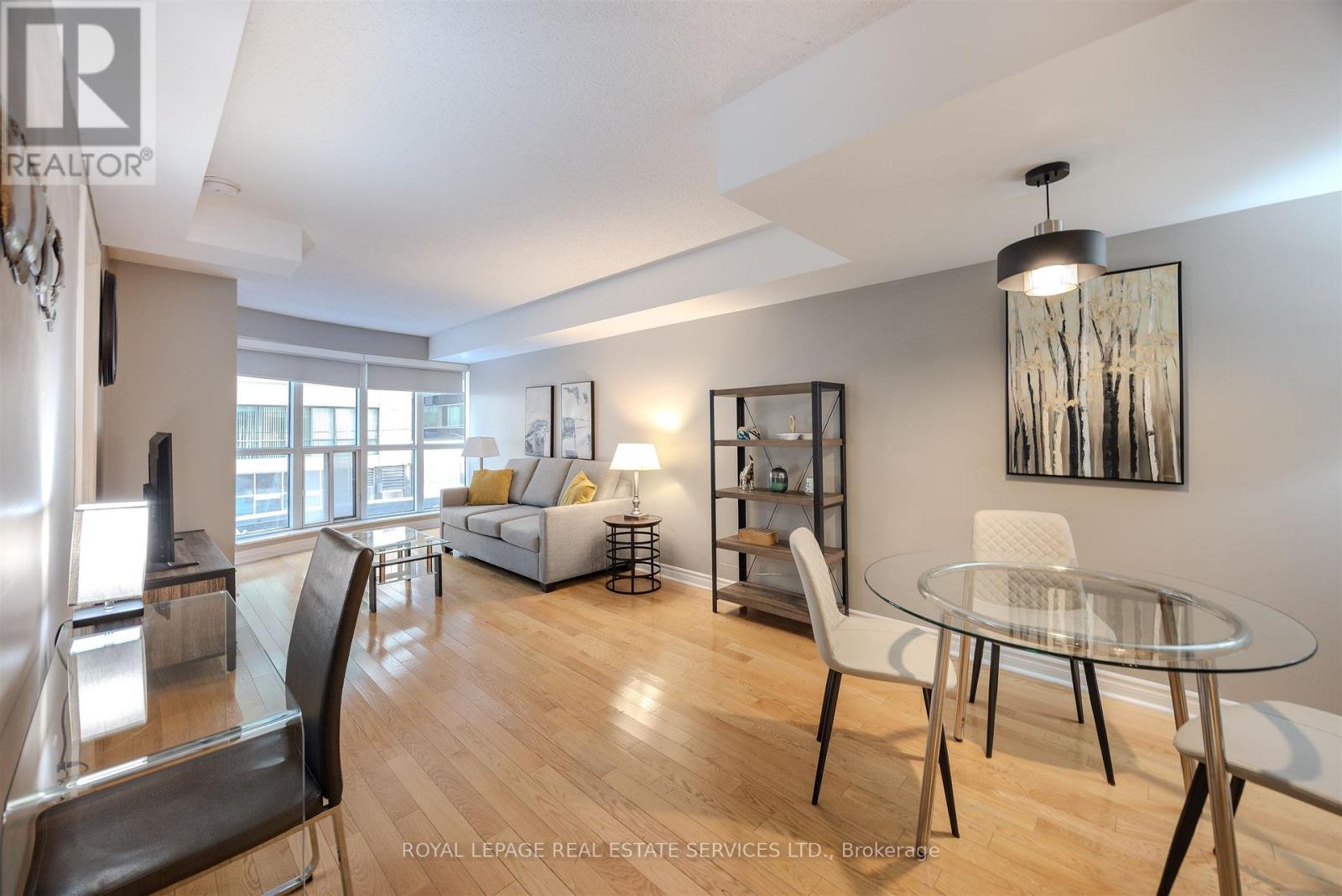 210 - 270 Wellington Street W, Toronto, Ontario  M5V 3P5 - Photo 4 - C12640378