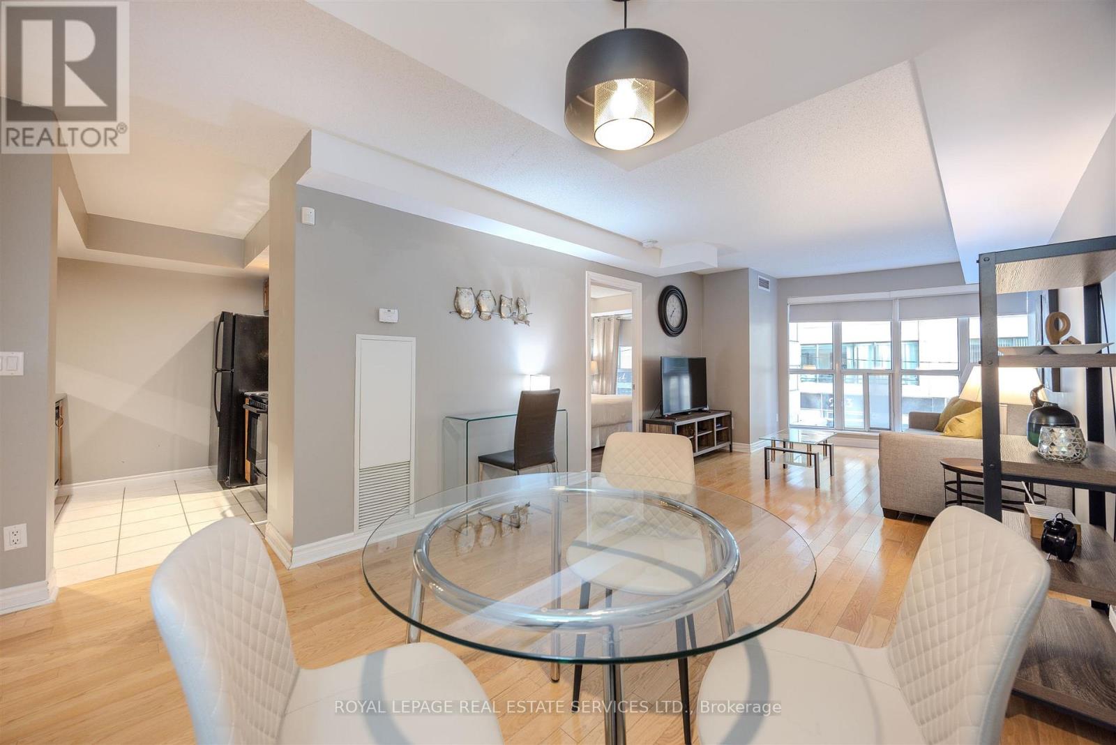 210 - 270 Wellington Street W, Toronto, Ontario  M5V 3P5 - Photo 5 - C12640378