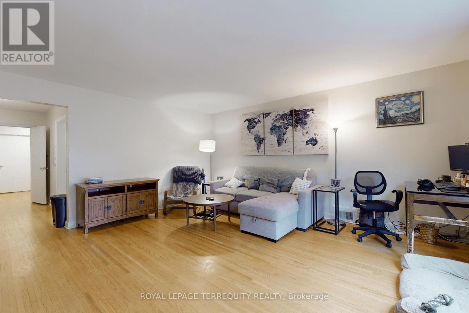 29 Love Crescent, Toronto, Ontario  M4E 1V6 - Photo 18 - E12640314