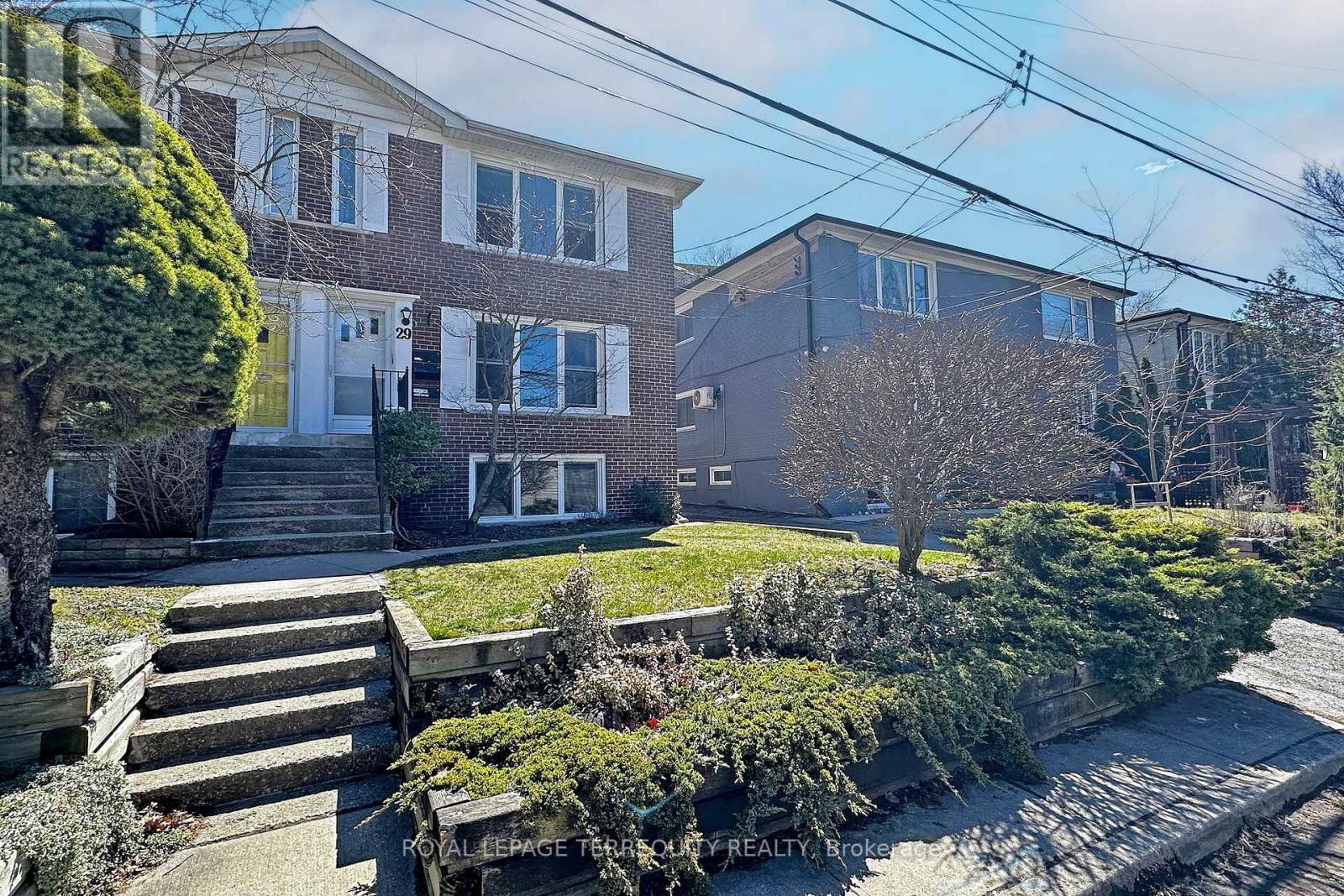 29 Love Crescent, Toronto, Ontario  M4E 1V6 - Photo 2 - E12640314