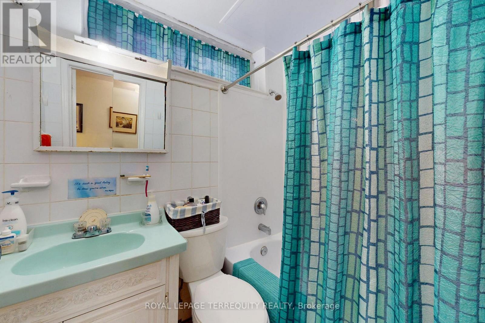 29 Love Crescent, Toronto, Ontario  M4E 1V6 - Photo 31 - E12640314