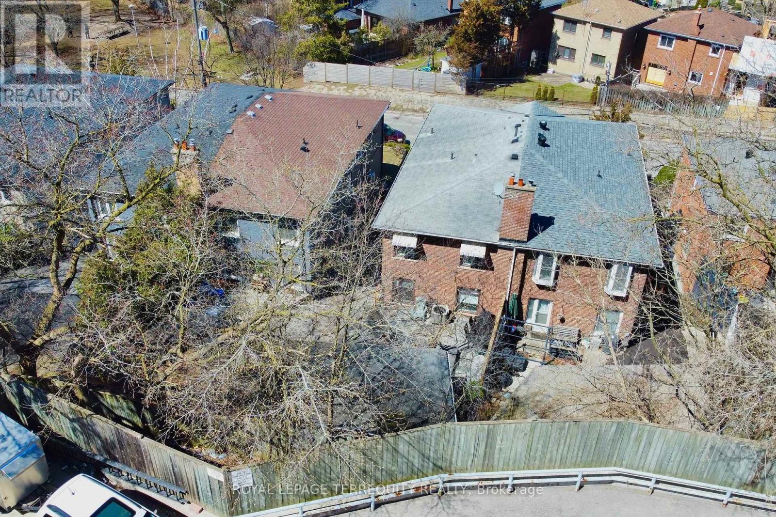 29 Love Crescent, Toronto, Ontario  M4E 1V6 - Photo 37 - E12640314