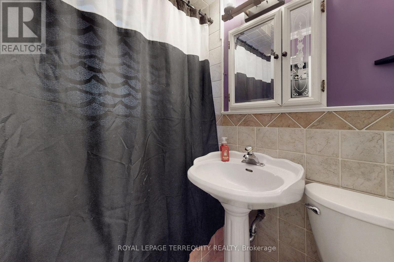 29 Love Crescent, Toronto, Ontario  M4E 1V6 - Photo 16 - E12640316