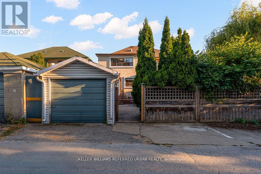 188 O'connor Drive, Toronto, Ontario  M4J 2T1 - Photo 43 - E12640360