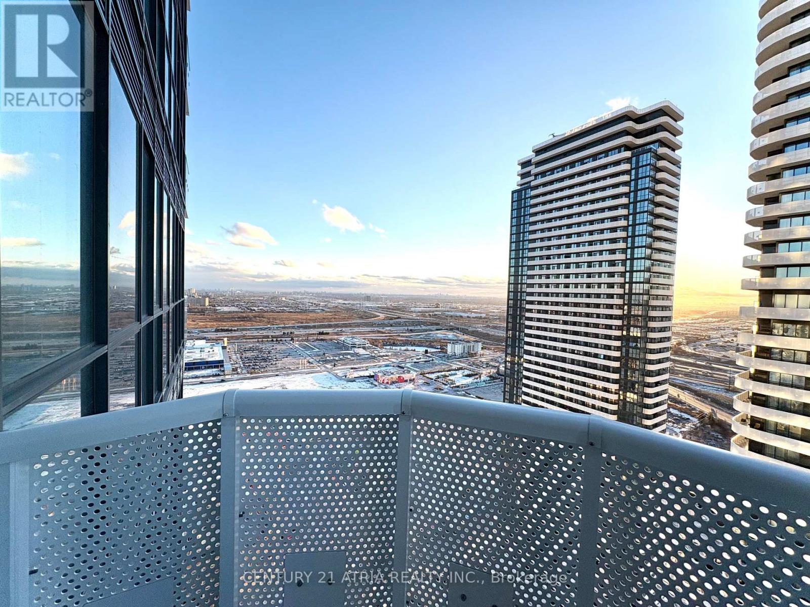 3711 - 8 Interchange Way, Vaughan (Vaughan Corporate Centre), Ontario  L4K 0R2 - Photo 11 - N12640338