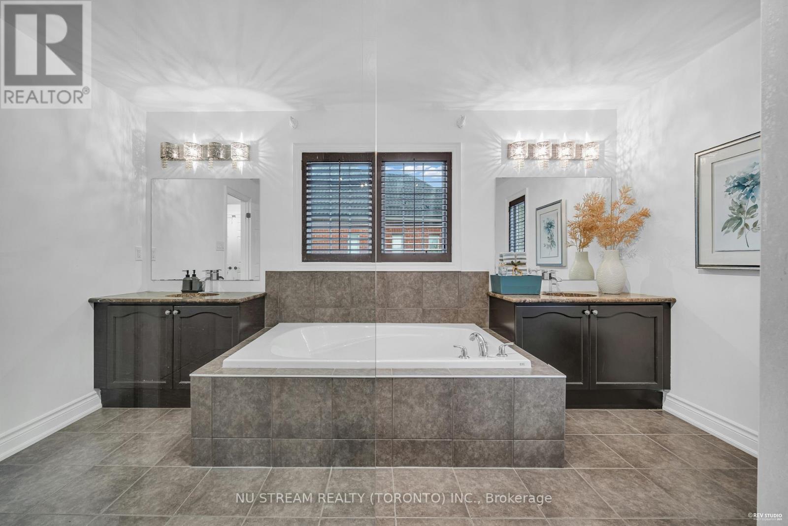 237 Upper Post Road, Vaughan, Ontario  L6A 4K1 - Photo 23 - N12640356